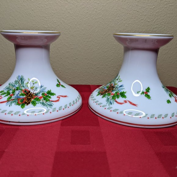 Vintage "Deck The Halls" pair of Candlestick holders by Franklin Porcelain - Picture 6 of 6
